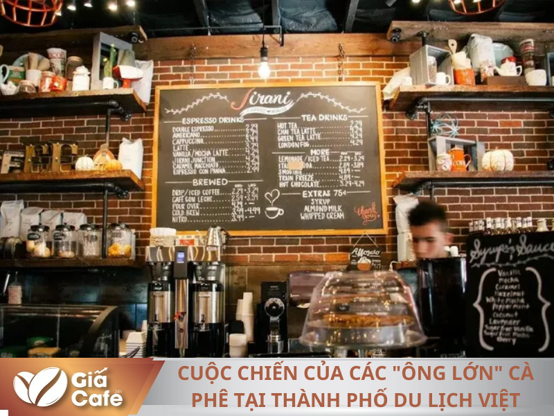 B&ecirc;n cạnh việc tiếp cận được lượng kh&aacute;ch h&agrave;ng nội địa lớn, c&aacute;c cửa h&agrave;ng c&agrave; ph&ecirc; tại c&aacute;c địa điểm du lịch c&ograve;n c&oacute; cơ hội thu h&uacute;t kh&aacute;ch du lịch quốc tế